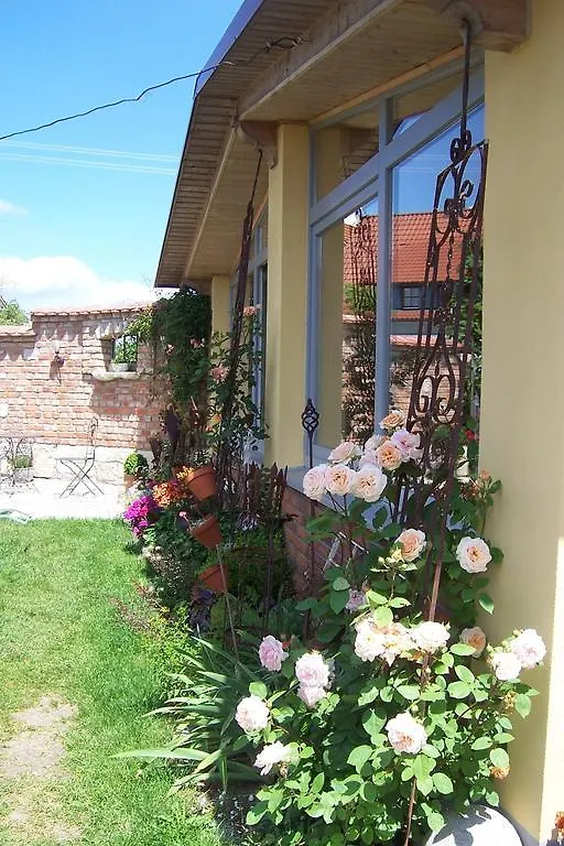*** מלון Oberbechingen Landhotel Zum Adler גרמניה