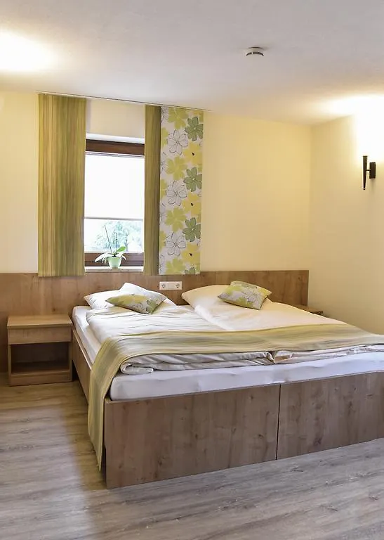 מלון Oberbechingen Landhotel Zum Adler