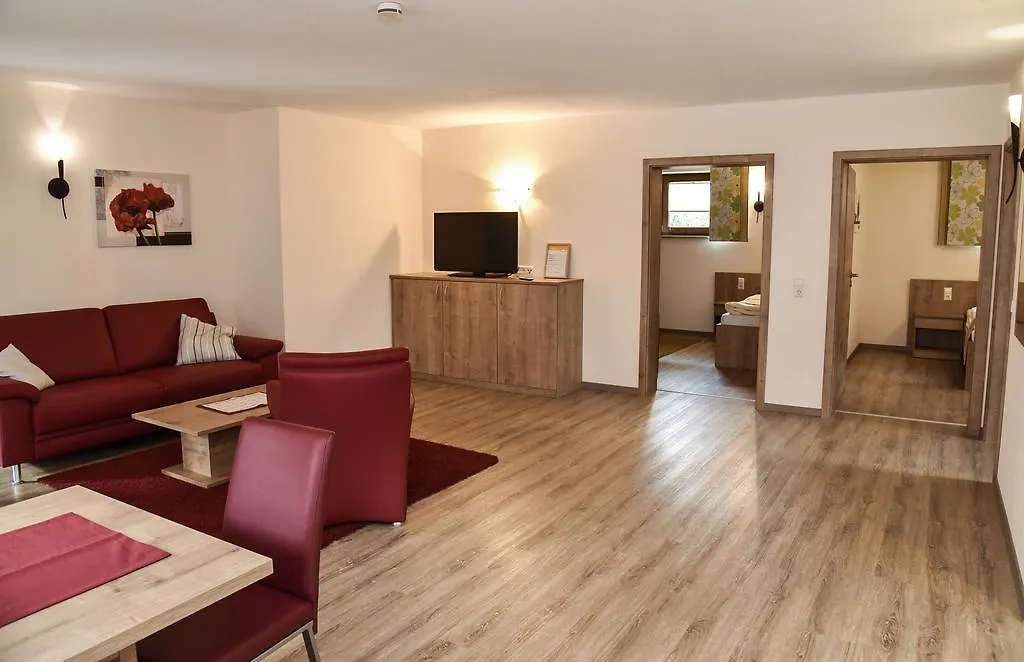 Oberbechingen Landhotel Zum Adler מלון