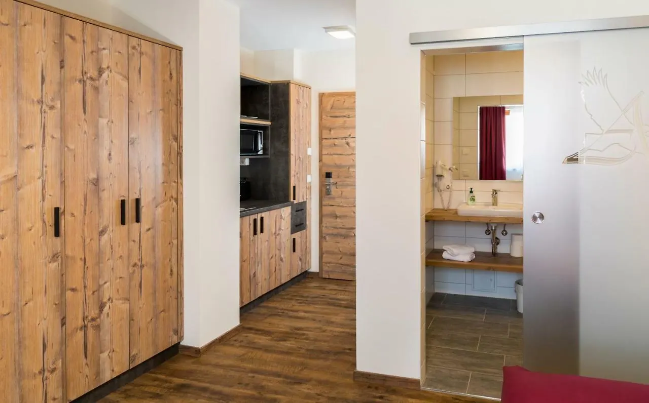 *** מלון Oberbechingen Landhotel Zum Adler גרמניה